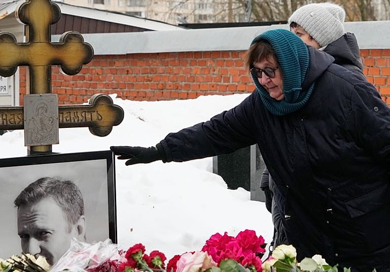 On second anniversary of his death, Kremlin rejects claim opposition leader Navalny was poisoned