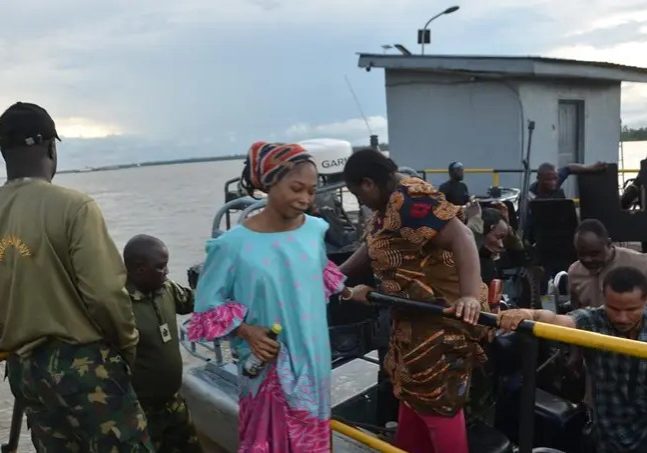 Nigerian Navy reunites 17 abduction victims with families — Daily Nigerian