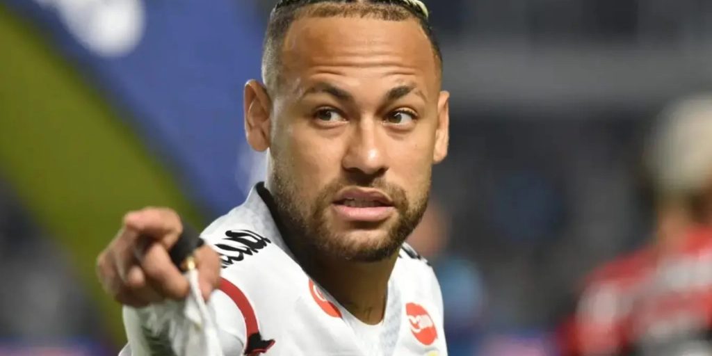 Neymar argues with fan after Santos lose to Internacional [VIDEO]