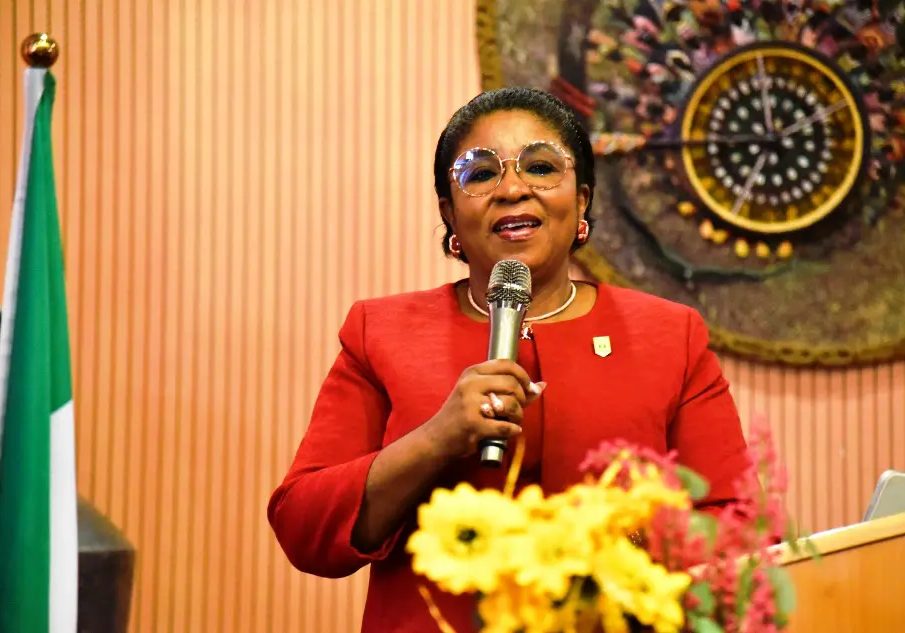 Nigerian government announces plan to review healthcare policy for civil servants