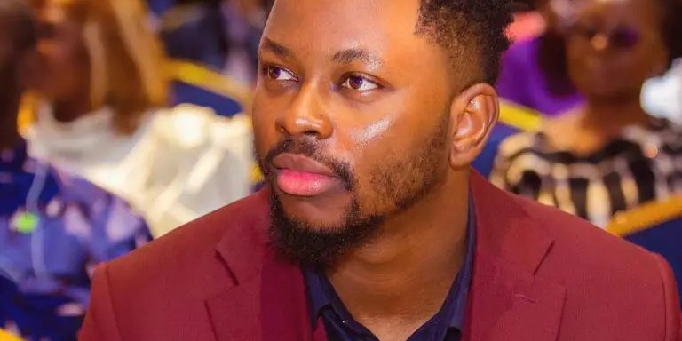 Nigerian Artist Fola David Sets Guinness Record with Largest Drawing