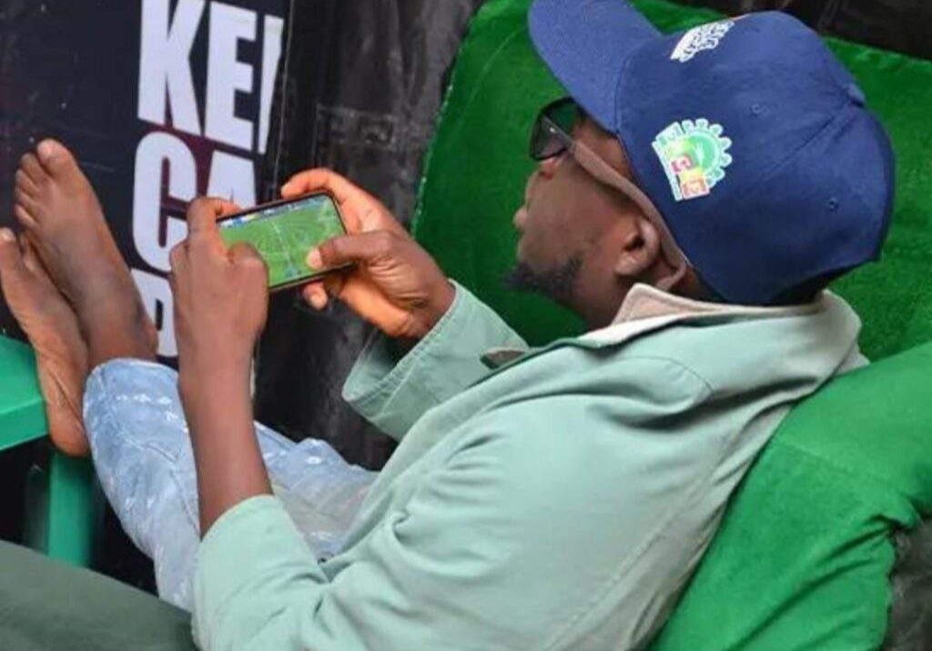 Nigerian Biochemist Holds Guinness World Record for Longest Gaming Session Nigerian Biochemist Holds Guinness World Record for Longest Gaming Session