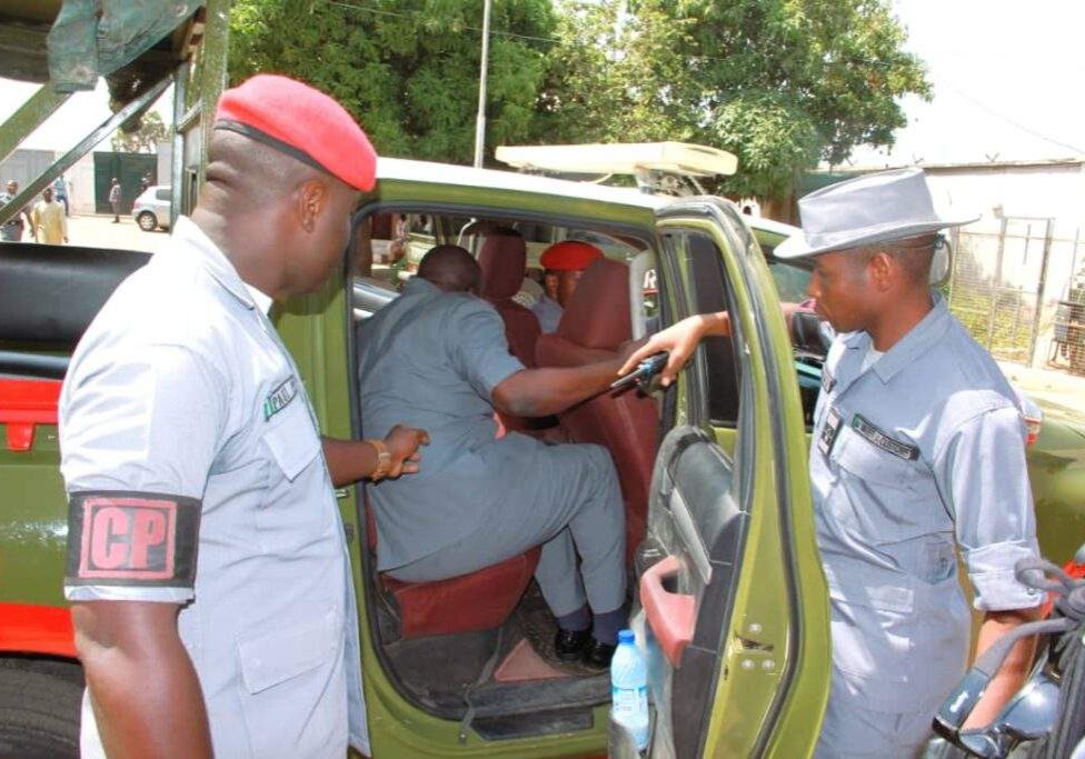 Nigerian Customs arrests officer accused of extorting N500000 from car Nigerian Customs arrests officer accused of extorting N500000 from car