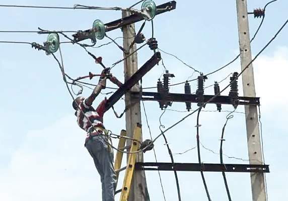 Nigerian Electricity Workers' Dismal Safety Record: At Least 59 Die Nigerian Electricity Workers' Dismal Safety Record: At Least 59 Die
