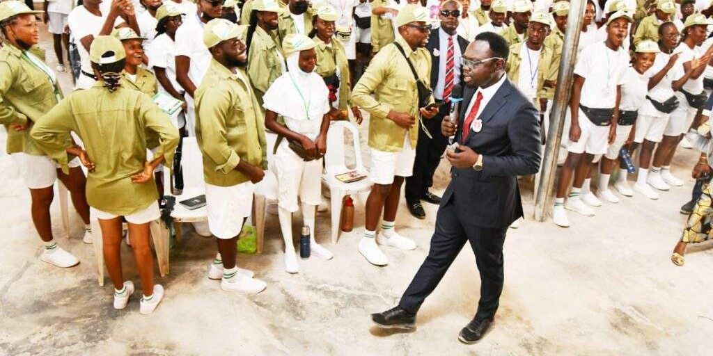 Nigerian Government tasks Youth on resourcefulness – Voice of Nigeria Nigerian Government tasks Youth on resourcefulness – Voice of Nigeria
