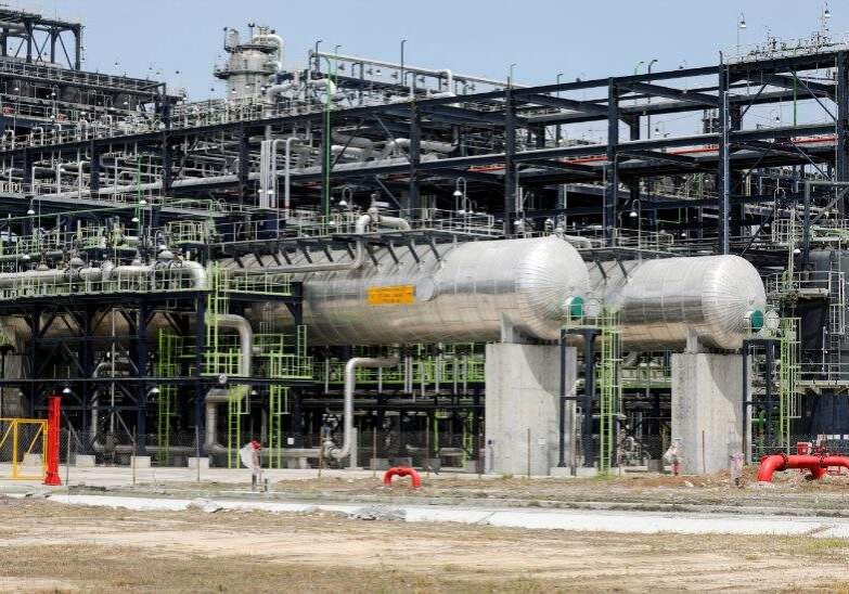 Nigerias Dangote refinery mulls first fuel cargo export