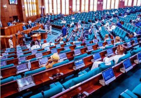 Nigeria's Reps Consider 10% CBN Cash Advances Amid Rowdy Session Nigeria's Reps Consider 10% CBN Cash Advances Amid Rowdy Session