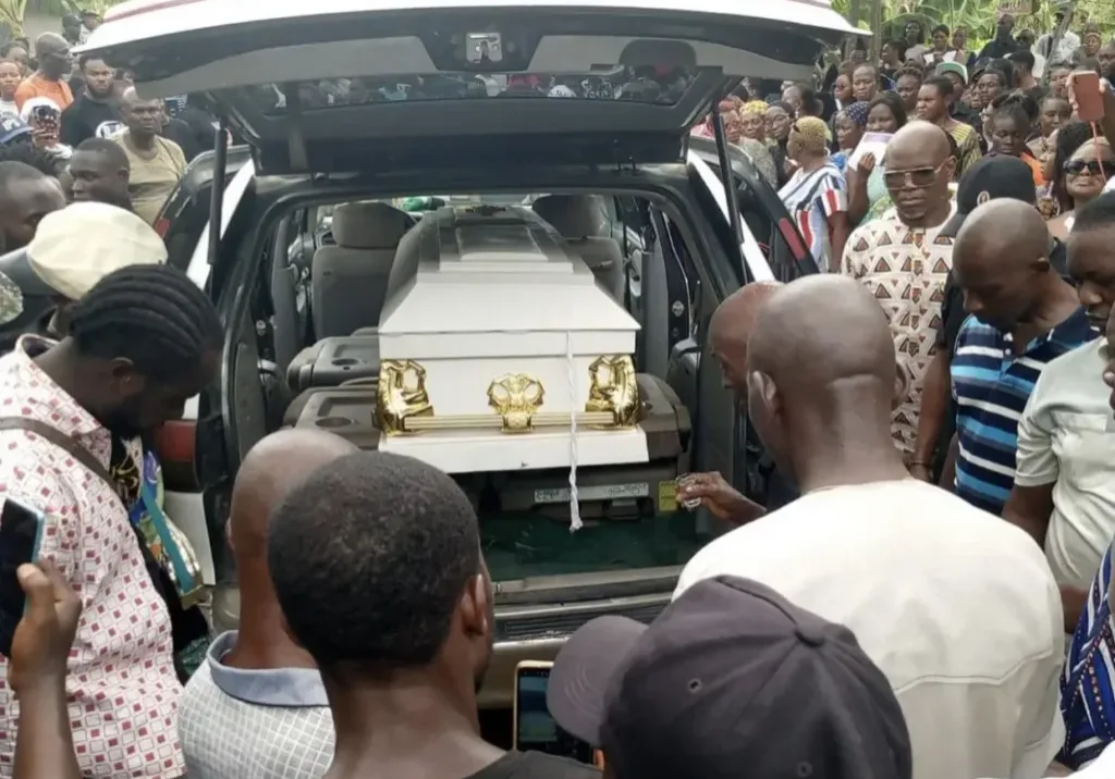 Nollywood Makeup Artist Abigail Frederick Laid to Rest in Akwa Nollywood Makeup Artist Abigail Frederick Laid to Rest in Akwa