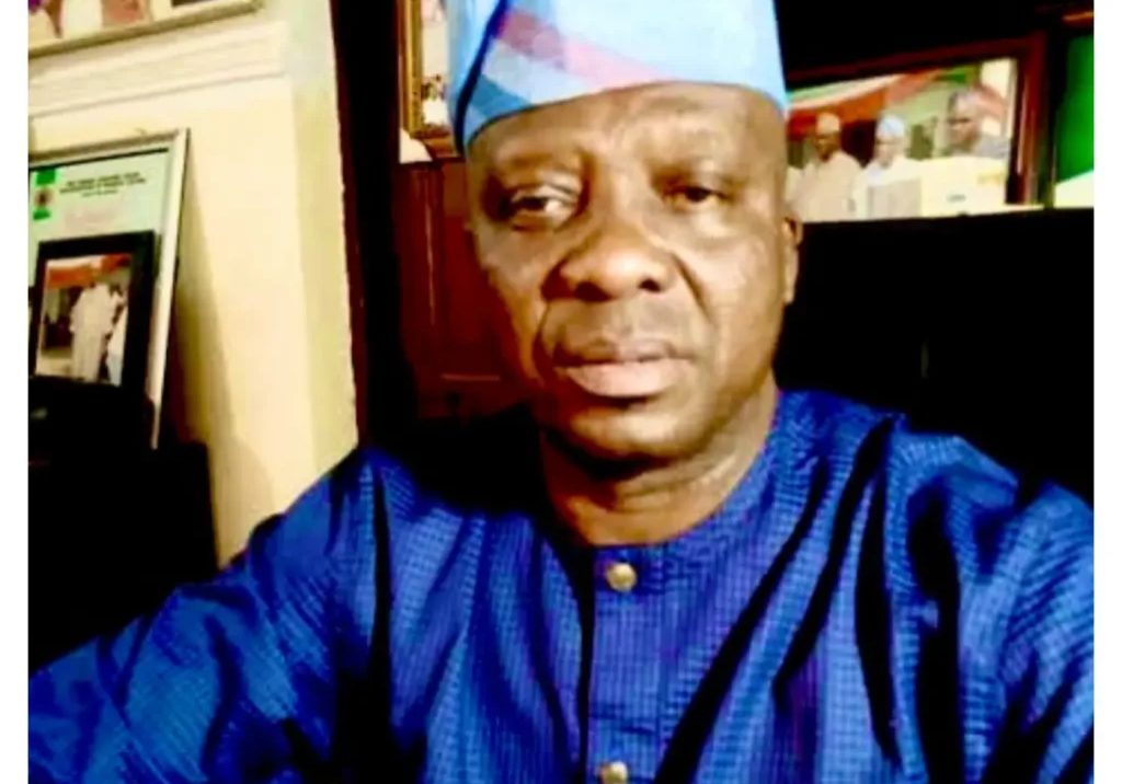 Ogun PDP factional leader, Ogundele set to join APC, attacks Adebutu
