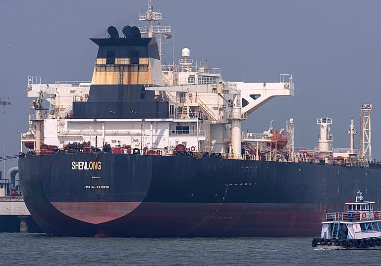 Oil surges 3% as Iranian strikes on UAE renew supply fears