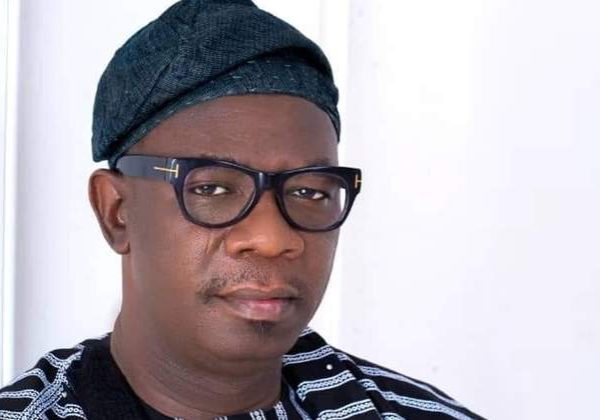 Ondo APC Defectors Flood PDP with over 12,000 Members Ondo APC Defectors Flood PDP with over 12,000 Members