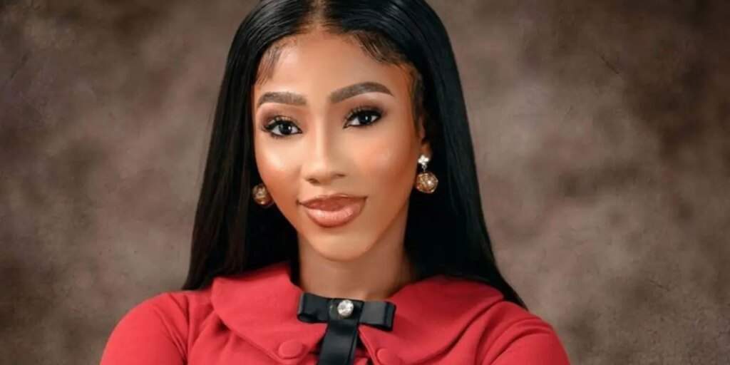 Onyeka labeled a Gold Digger by BBNs Mercy Eke Onyeka labeled a Gold Digger by BBNs Mercy Eke
