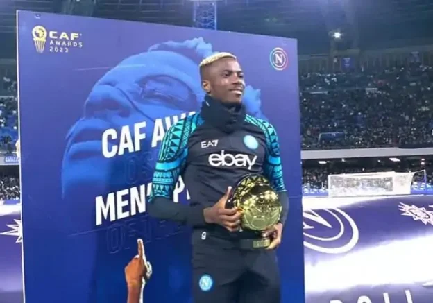 Osimhen presents African Footballer of the Year trophy to Napoli.webp