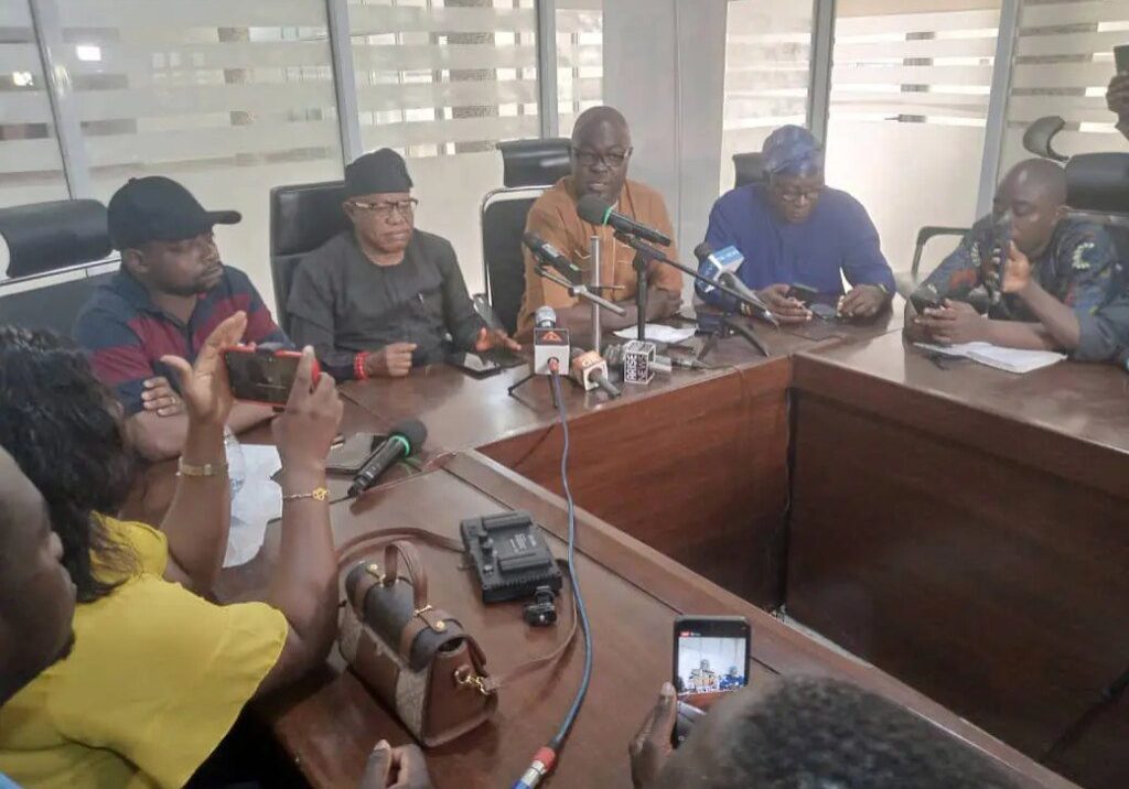 Osun: APC challenges Adeleke to disclose true financial situation Osun: APC challenges Adeleke to disclose true financial situation
