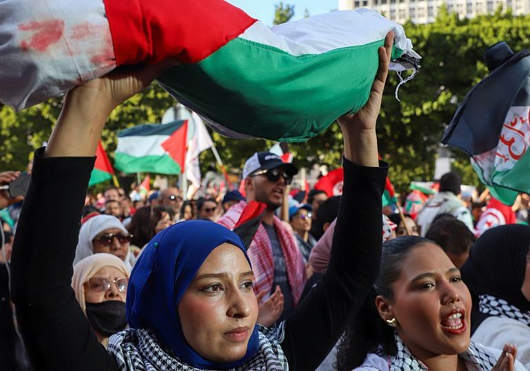Palestine protesters target US embassy in Tunis over Israel ties Protesters in Tunisia mark Gaza anniversary, demand end to ties with Israel