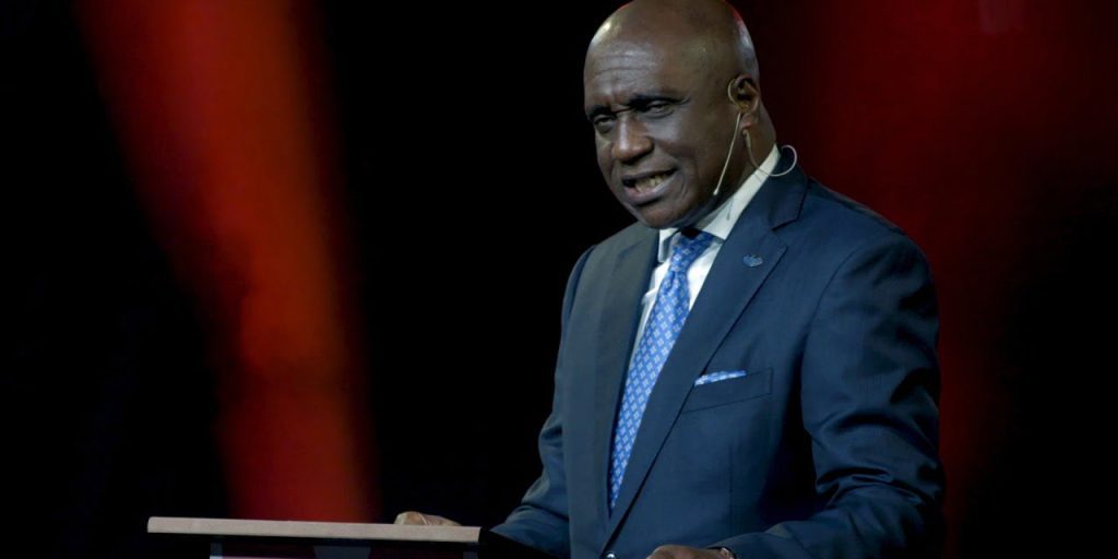 Pastor Ibiyeomie Tells Congregation to Give Offerings Bigger Than Tithes Your offerings should be bigger than your tithes - Pastor Ibiyeomie