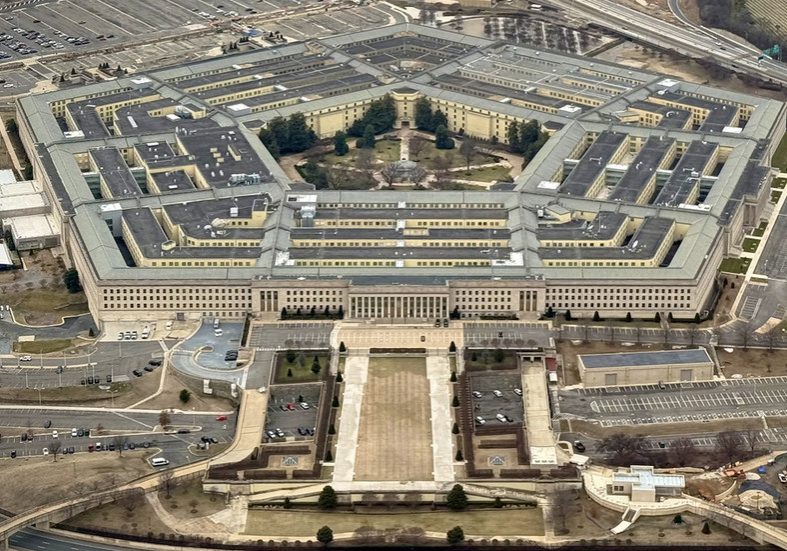 Pentagon strikes deals with top AI companies — RT World News