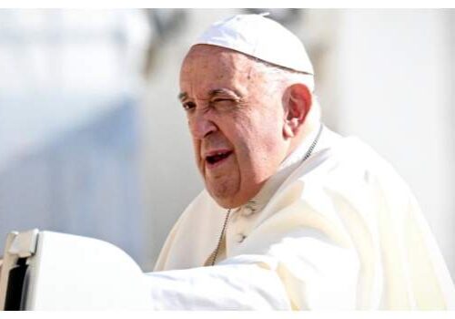Pope Francis Condemns Migrant Repulsion as "Grave Sin" Pope Francis Condemns Migrant Repulsion as "Grave Sin"