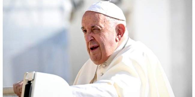 Pope Francis Condemns Migrant Repulsion as "Grave Sin" Pope Francis Condemns Migrant Repulsion as "Grave Sin"