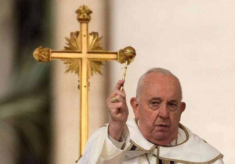 Pope Francis Urges Ceasefire in Easter Address Amidst Health Challenges