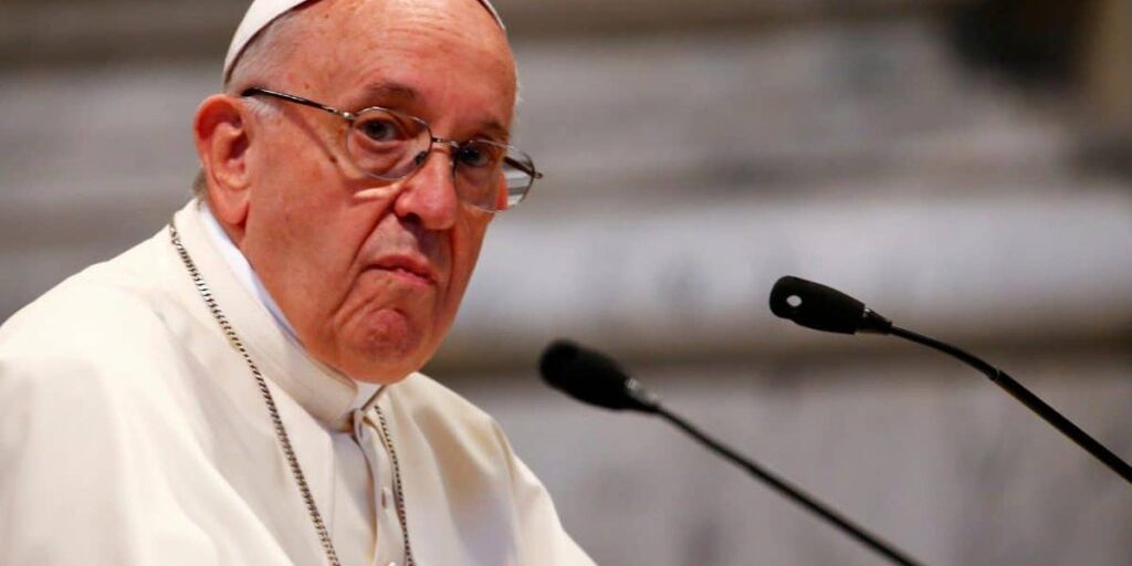 Pope Francis blasts Trump's immigration crackdown Pope Francis blasts Trump's immigration crackdown