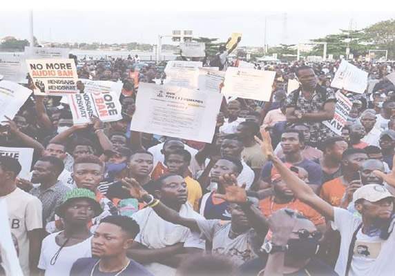 Protesters Defy Lagos State's Court Order Restricting Nationwide Protests Protesters Defy Lagos State's Court Order Restricting Nationwide Protests