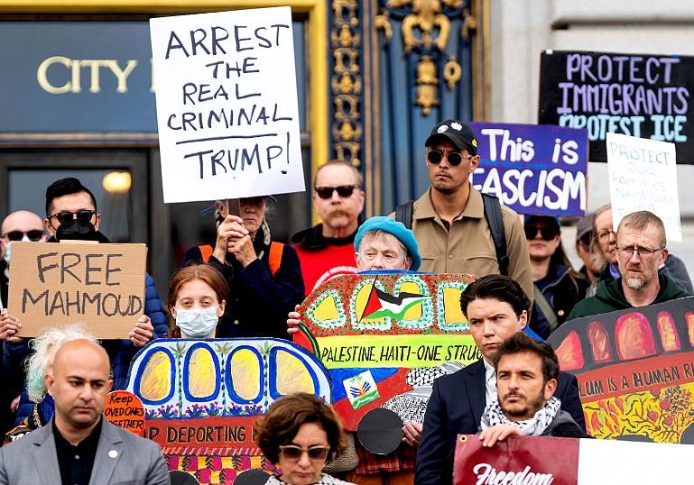 United States: San Francisco protesters oppose Trump's new travel ban