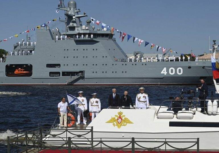 Putin Threatens Retaliation Amid US Missile Plan Amidst Navy Day