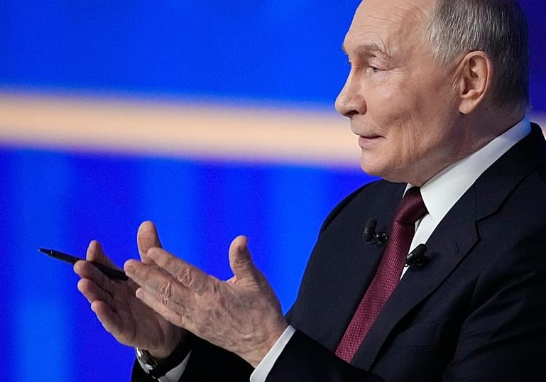 Putin accuses Kyiv of rejecting peaceful settlement, signals openness to talks