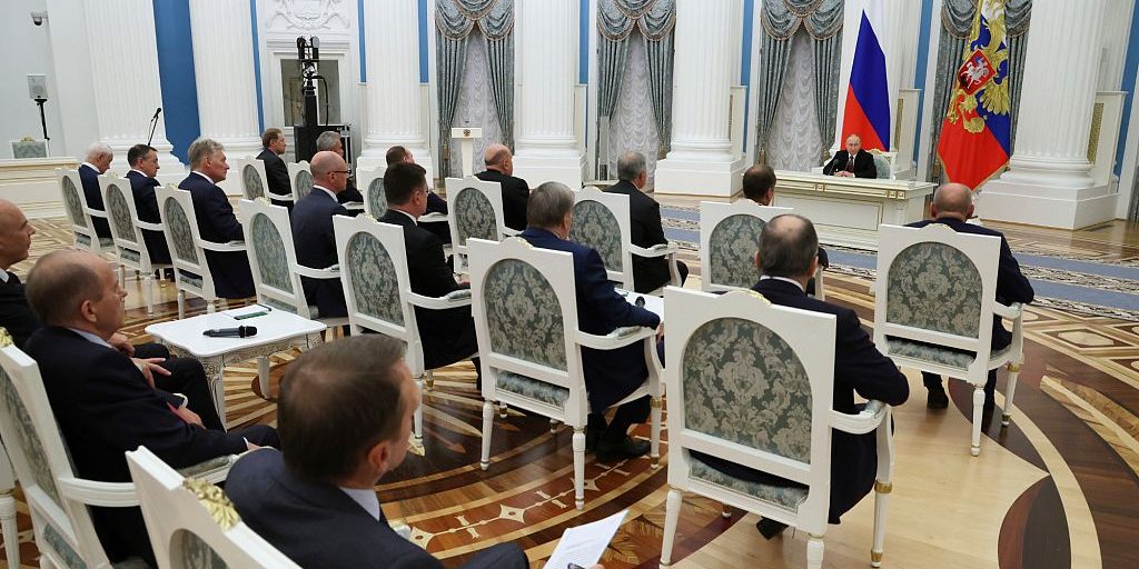Putin and Trump Discuss Ukraine War End in Alaska Talks, Putin tells top officials Alaska talks were 'frank and informative'