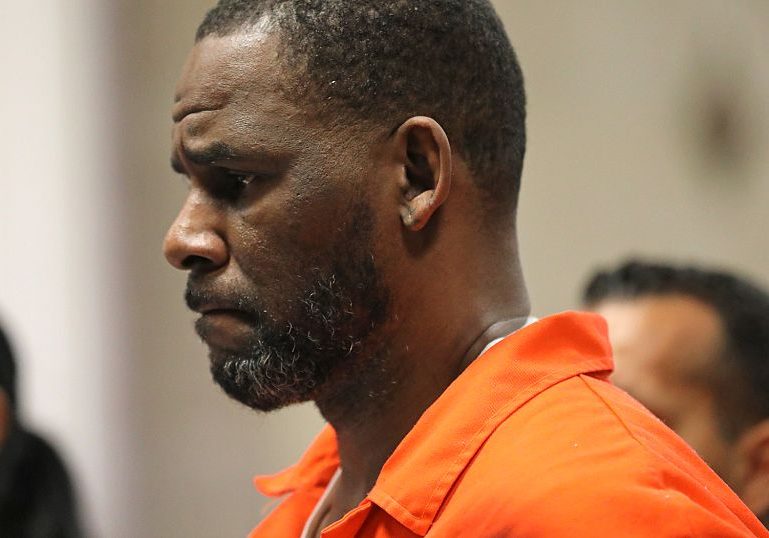 Imprisoned singer R. Kelly alleges "murder plot" against him in prison