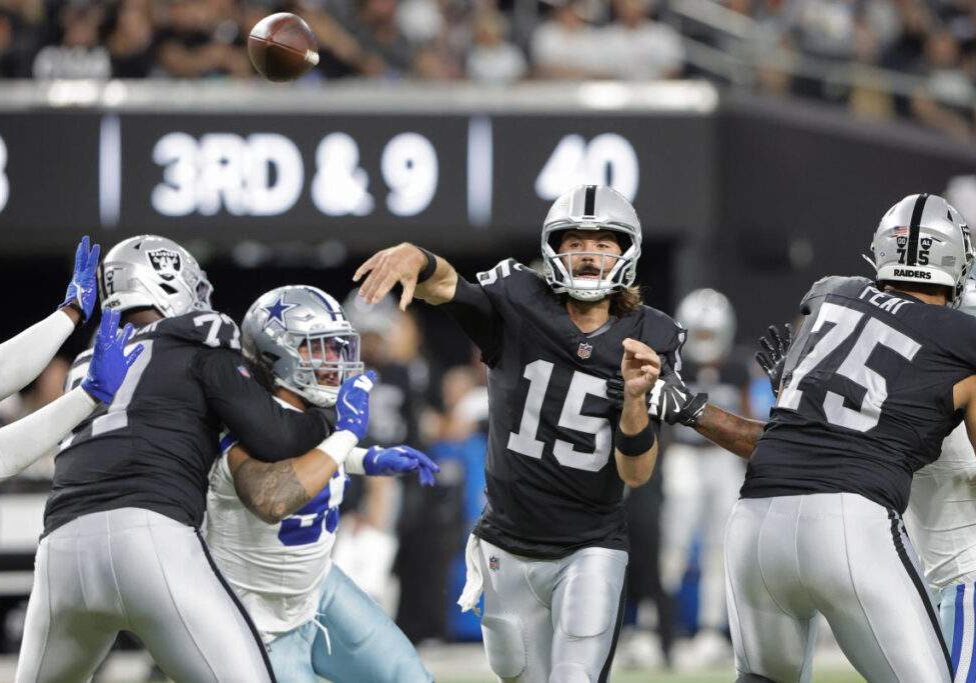 Raiders QB Battle Heats Up After Preseason Game Raiders QB Battle Heats Up After Preseason Game