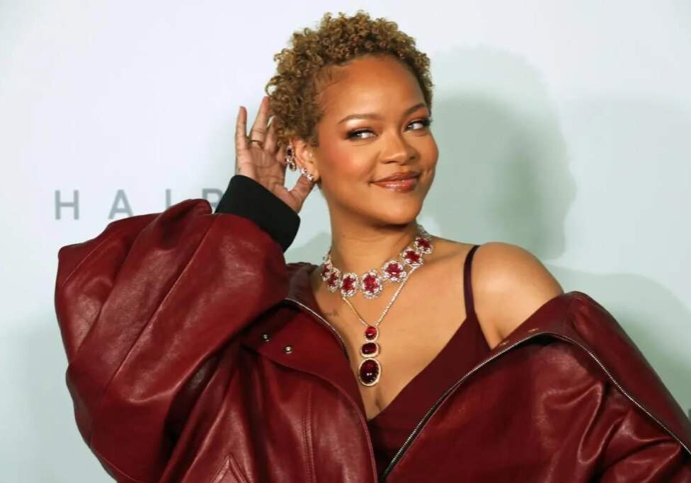 Rihanna Ditches Clubbing for Pub Life Rihanna Ditches Clubbing for Pub Life