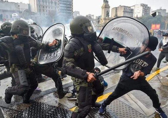 Riot Police in Buenos Aires Clash With Protesters Over President Mileis Budget Slashing Reforms Riot Police in Buenos Aires Clash With Protesters Over President Mileis Budget Slashing Reforms