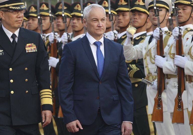 Russia, China Strengthen Defence Ties Russia, China Strengthen Defence Ties