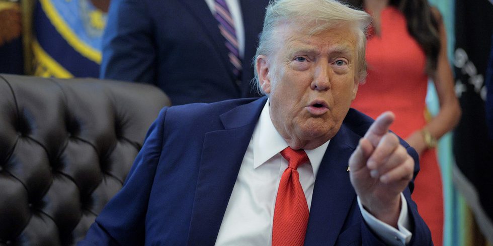 Trump threatens sanctions and tariffs on Ukraine — RT World News