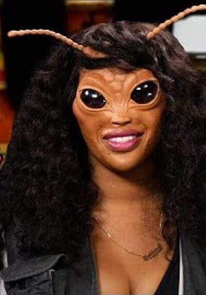 SZA Gets Bugged on Hot Ones