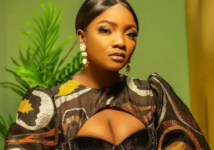 Simi Credits Female Artists for Success in Male Dominated Music Industry Simi Credits Female Artists for Success in Male Dominated Music Industry