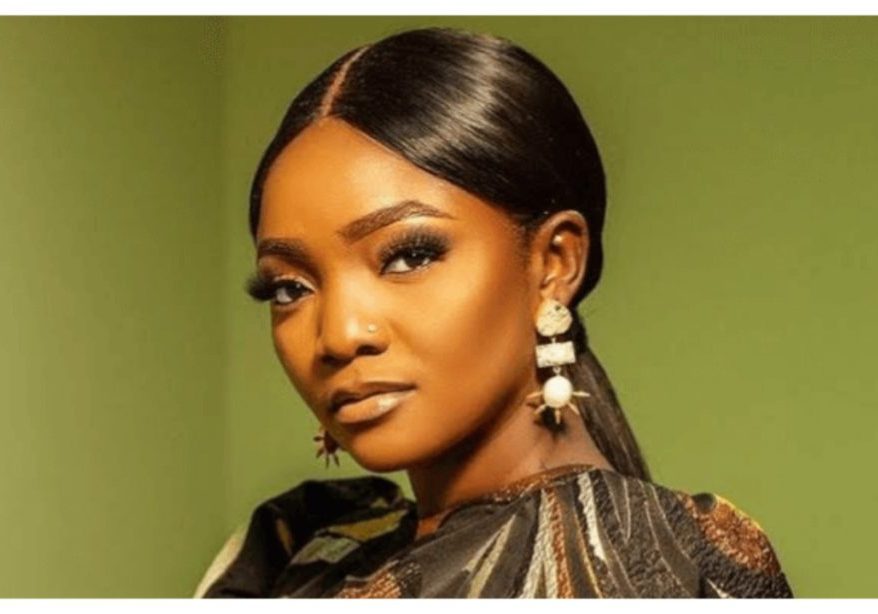 Simi breaks silence on backlash over old tweets