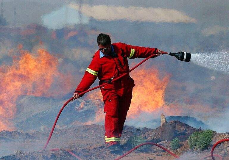 South Africa Bushfire Kills 6 Firefighters, Injures 2 South Africa Bushfire Kills 6 Firefighters, Injures 2