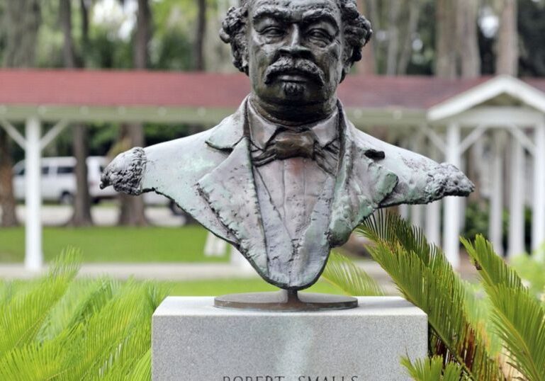 South Carolina to Honor Robert Smalls with First African American