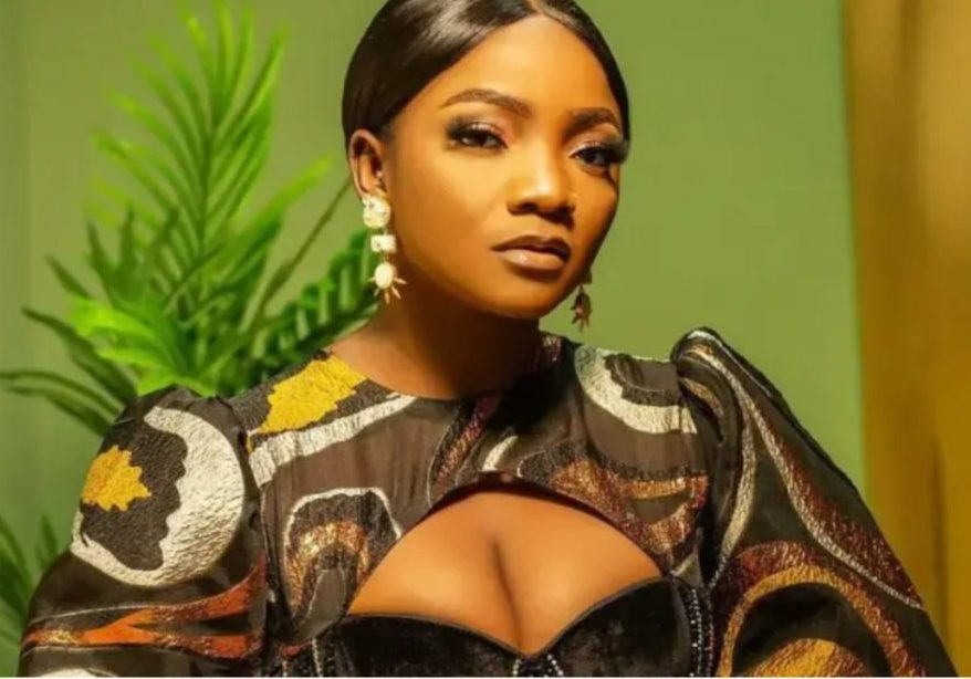 Stop calling my child Duduke - Simi warns