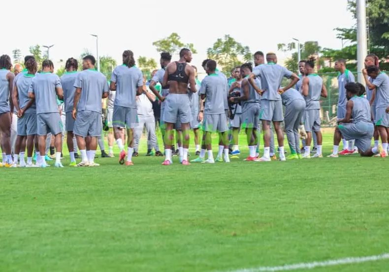 Super Eagles Arrive Uyo for World Cup Qualifier 2026 WCQ: Super Eagles finally arrive Uyo for Benin Republic clash