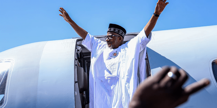 Supporters welcome Bauchi gov after SCourt victory Supporters welcome Bauchi gov after SCourt victory