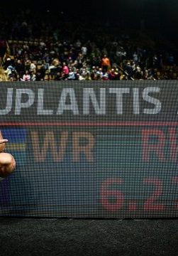 Swedens-Armand-Duplantis-competes-in-the-mens-pole-vault__AthleticsFraIndoorPolevault-4.jpg