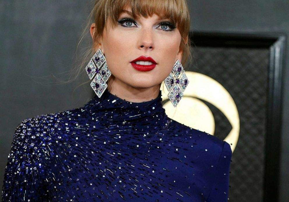 Taylor Swift breaks Elton Johns record for highest grossing music tour Taylor Swift breaks Elton Johns record for highest grossing music tour