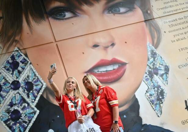 Taylor Swift's London Concerts Get Police Escort Amid Vienna Attack Taylor Swift's London Concerts Get Police Escort Amid Vienna Attack