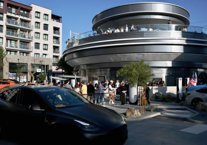 A Tesla Diner walkthrough: The good, the bad, and the scary
