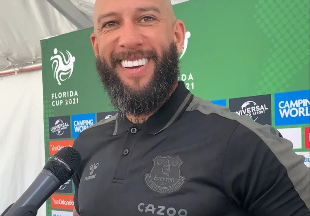 Tim Howard Predicts Liverpool to Win Premier League Title with