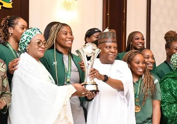 Tinubu Awards D’Tigress $100K, Honors for FIBA Africa Win Tinubu gifts D’Tigress players $100,000, flats — Daily Nigerian